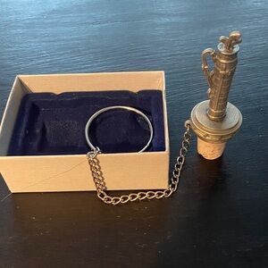 Golf Bag Bottle Stopper with Silver Chain